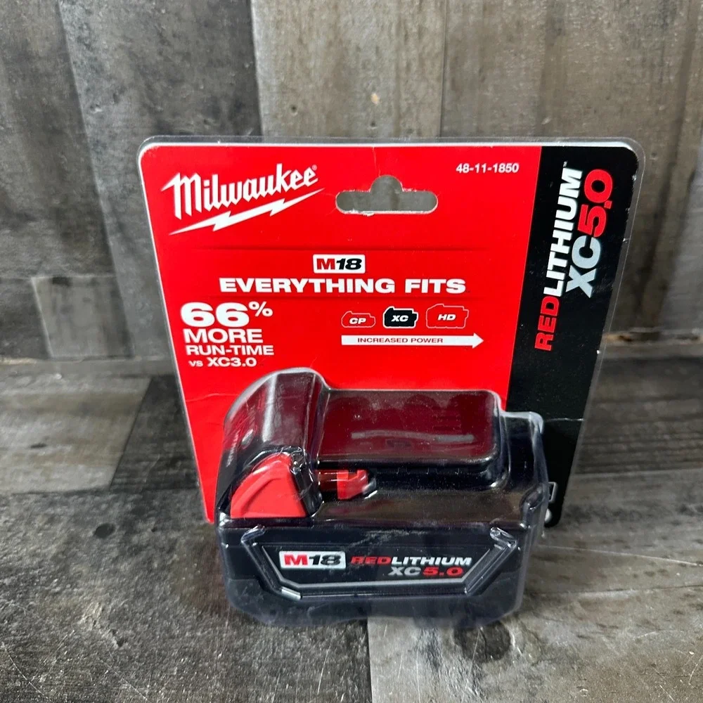 (1) NEW IN PACK Genuine Milwaukee M18 48-11-1850 5.0 AH Battery 18V XC 18 Volt